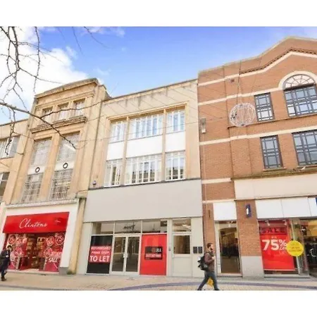Ideally Located Spacious Centre 3 Bed Bristol